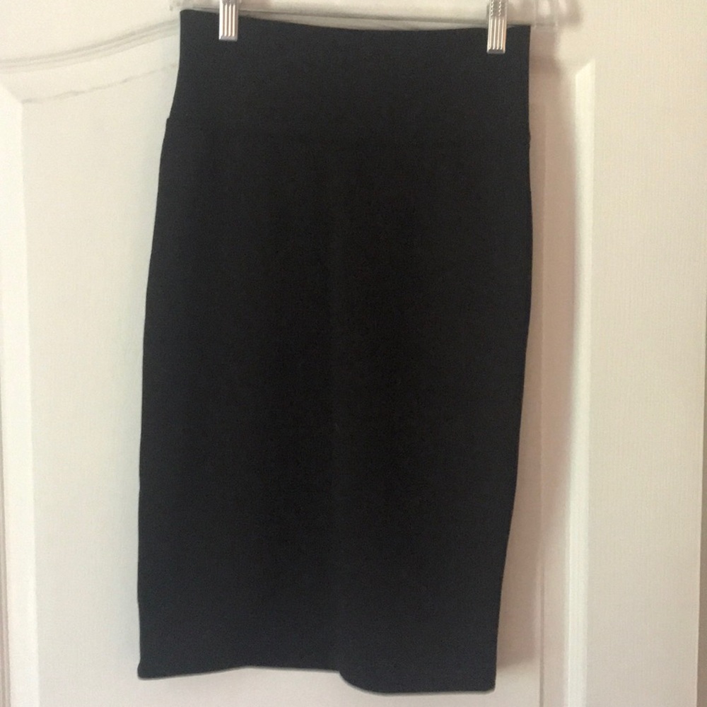 Pencil skirt-solid black